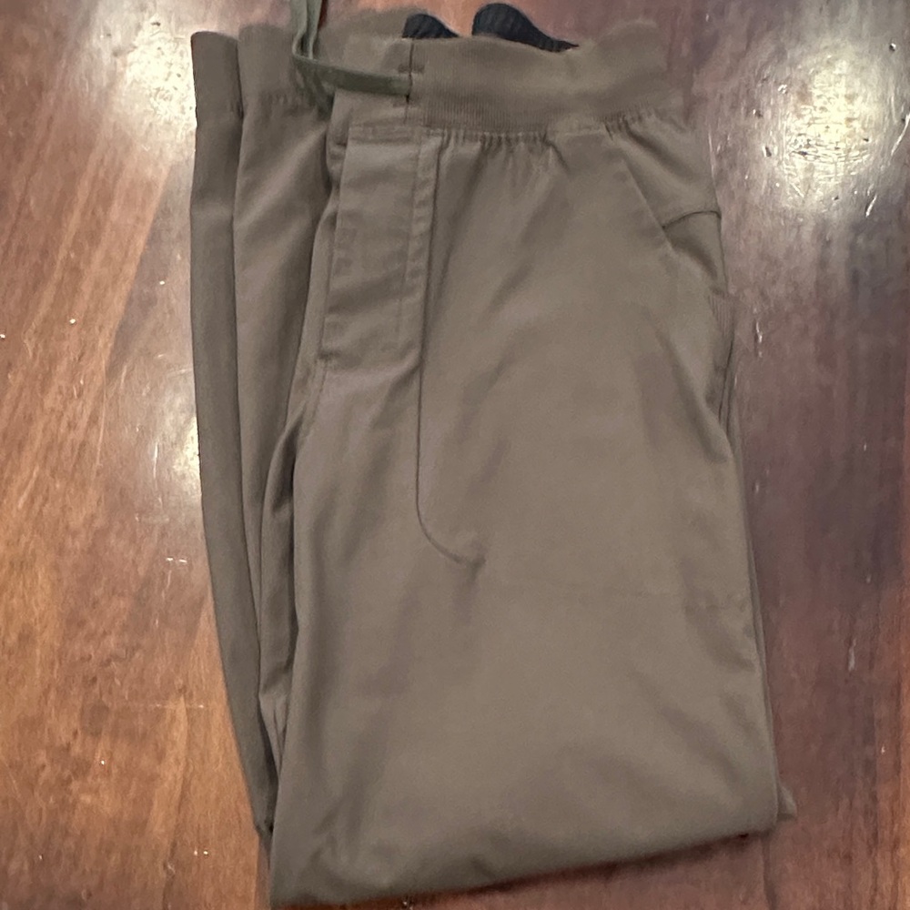lululemon Men's Green Joggers size small